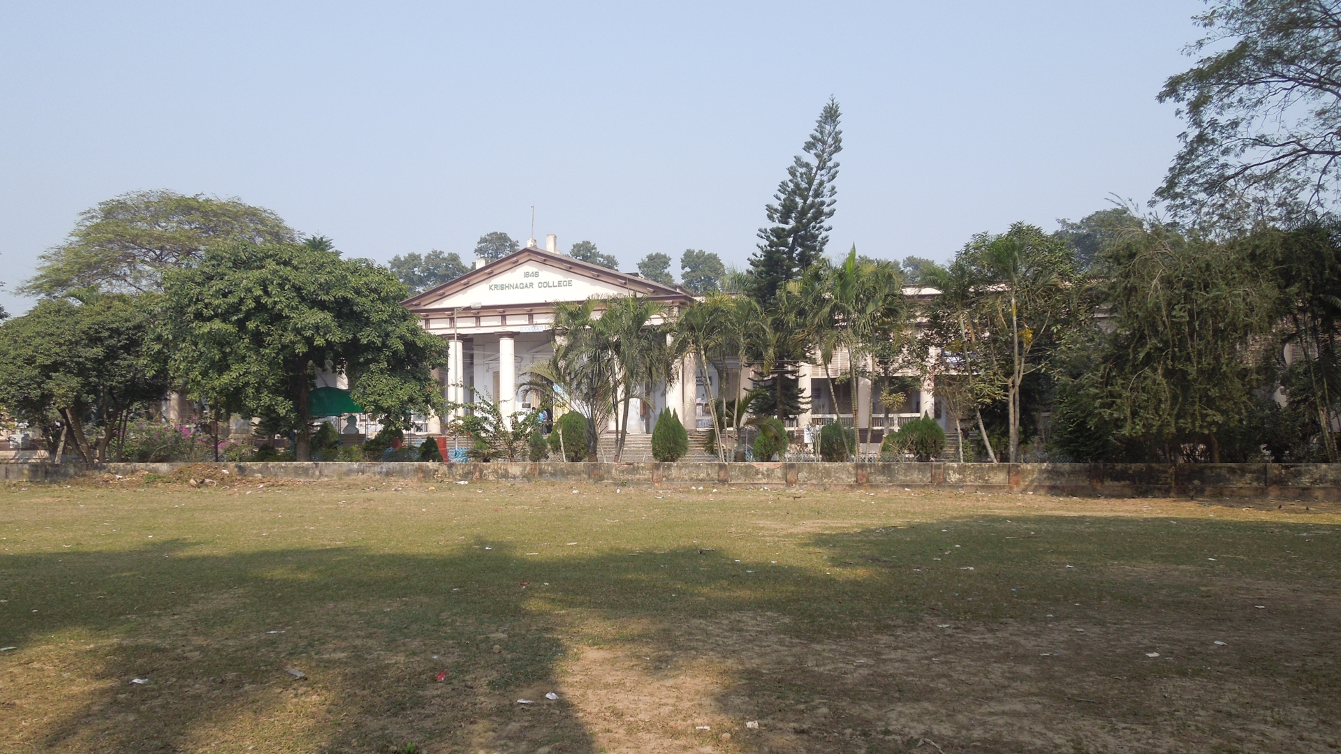 shape of college in earlier days